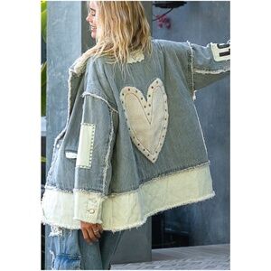 POL Light Wash Print Studded Heart Patch Button Down Frayed Denim Jacket